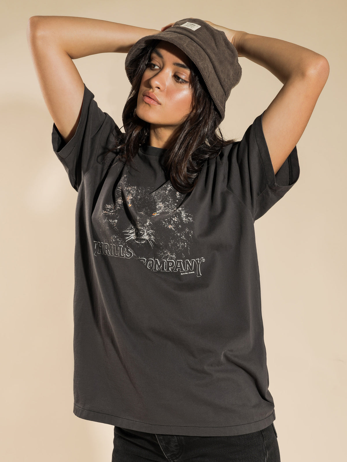 Shades Of Wolf T-Shirt in Vintage Black
