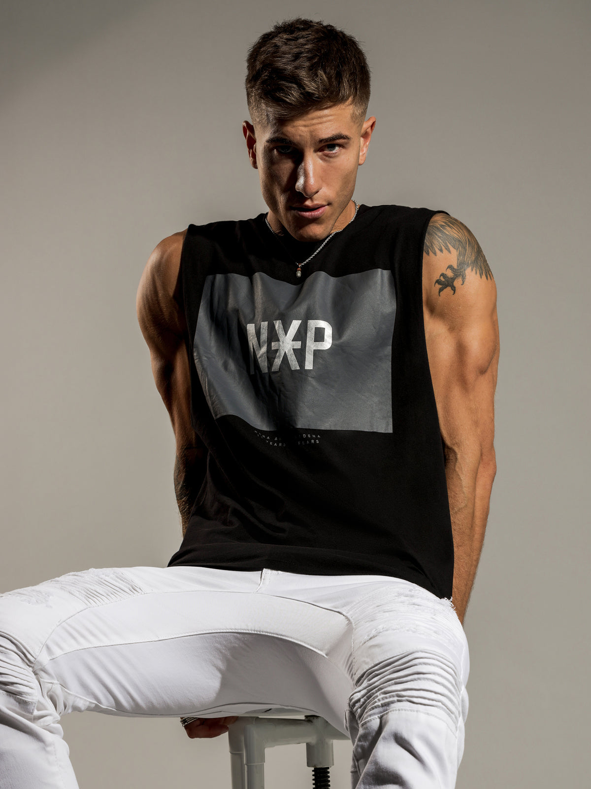 Oxides Scoop Back Muscle T-Shirt in Black