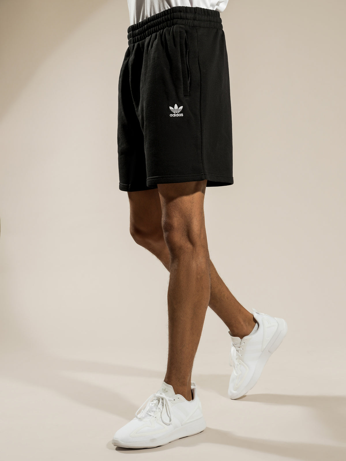Essentail Shorts in Black