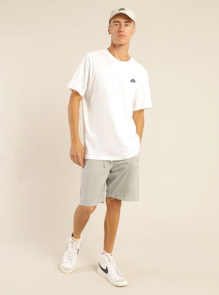 Sportswear Club T-Shirt in White & Black