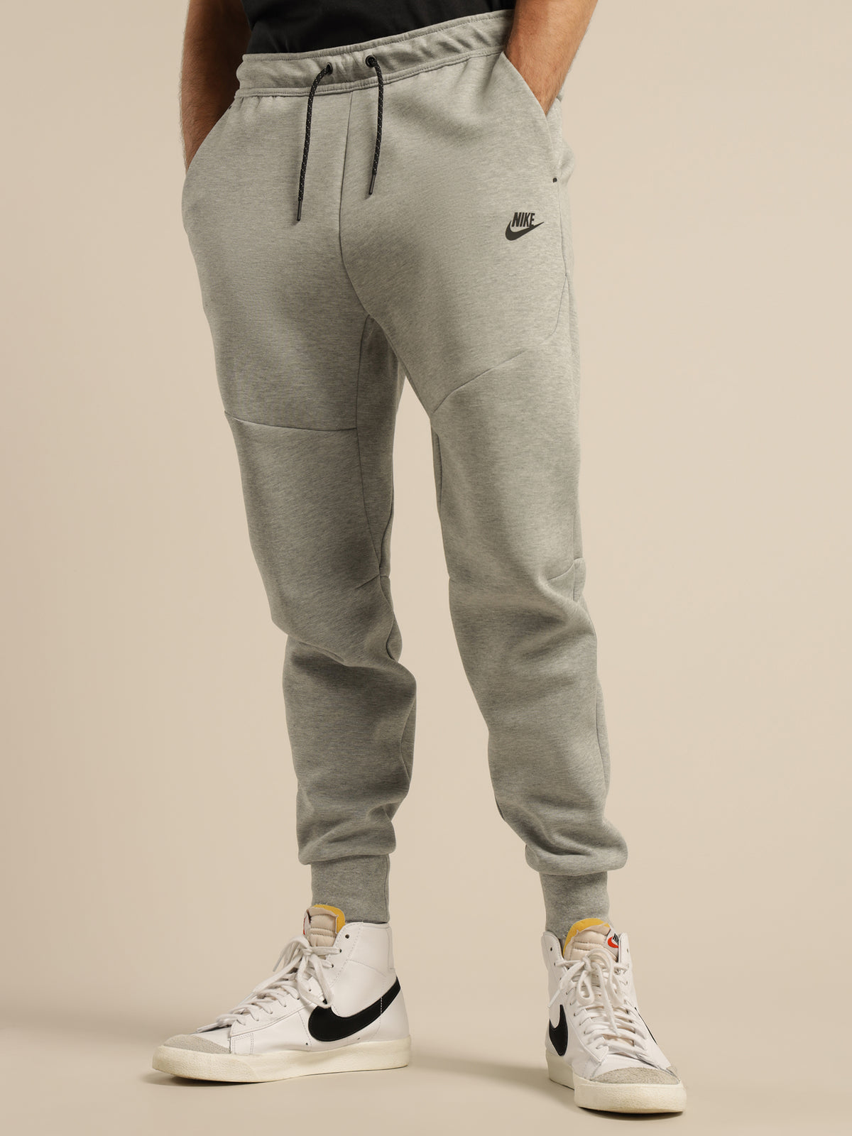Sportswear Tech Fleece Jogger in Dark Grey