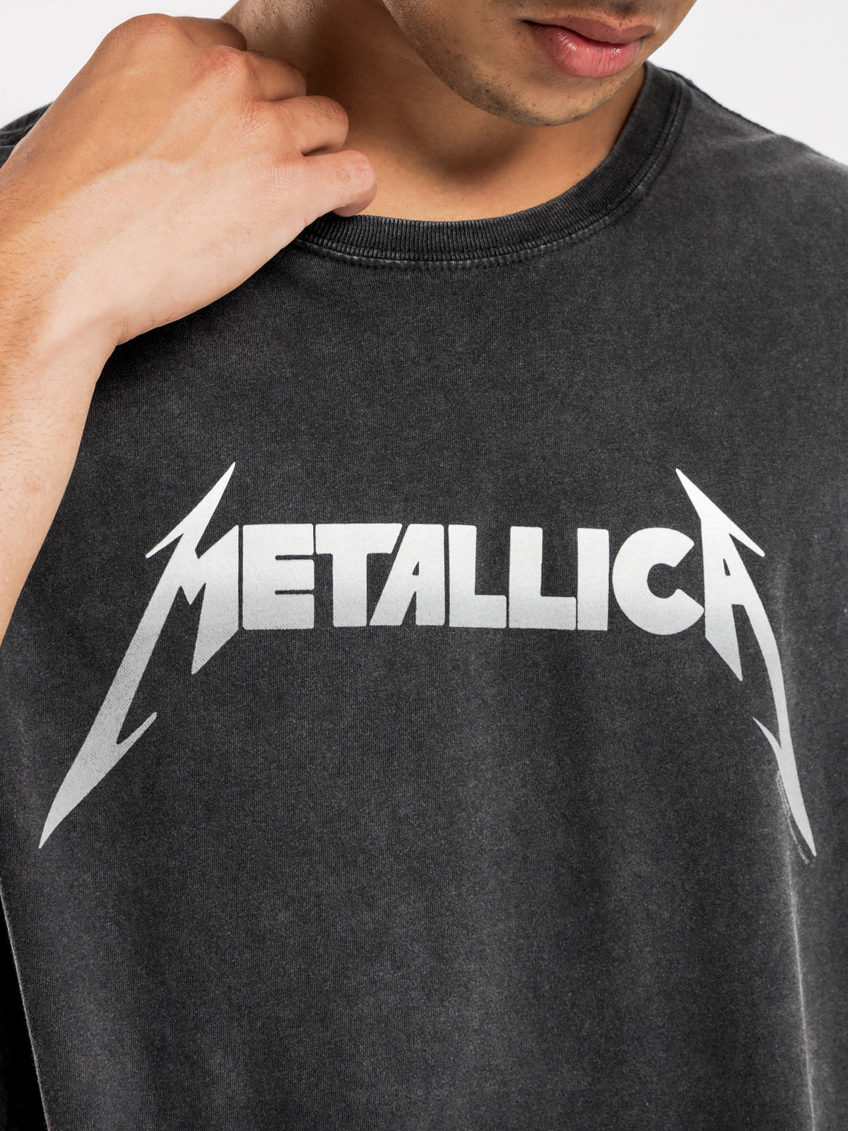 Metal T-Shirt in Washed Black