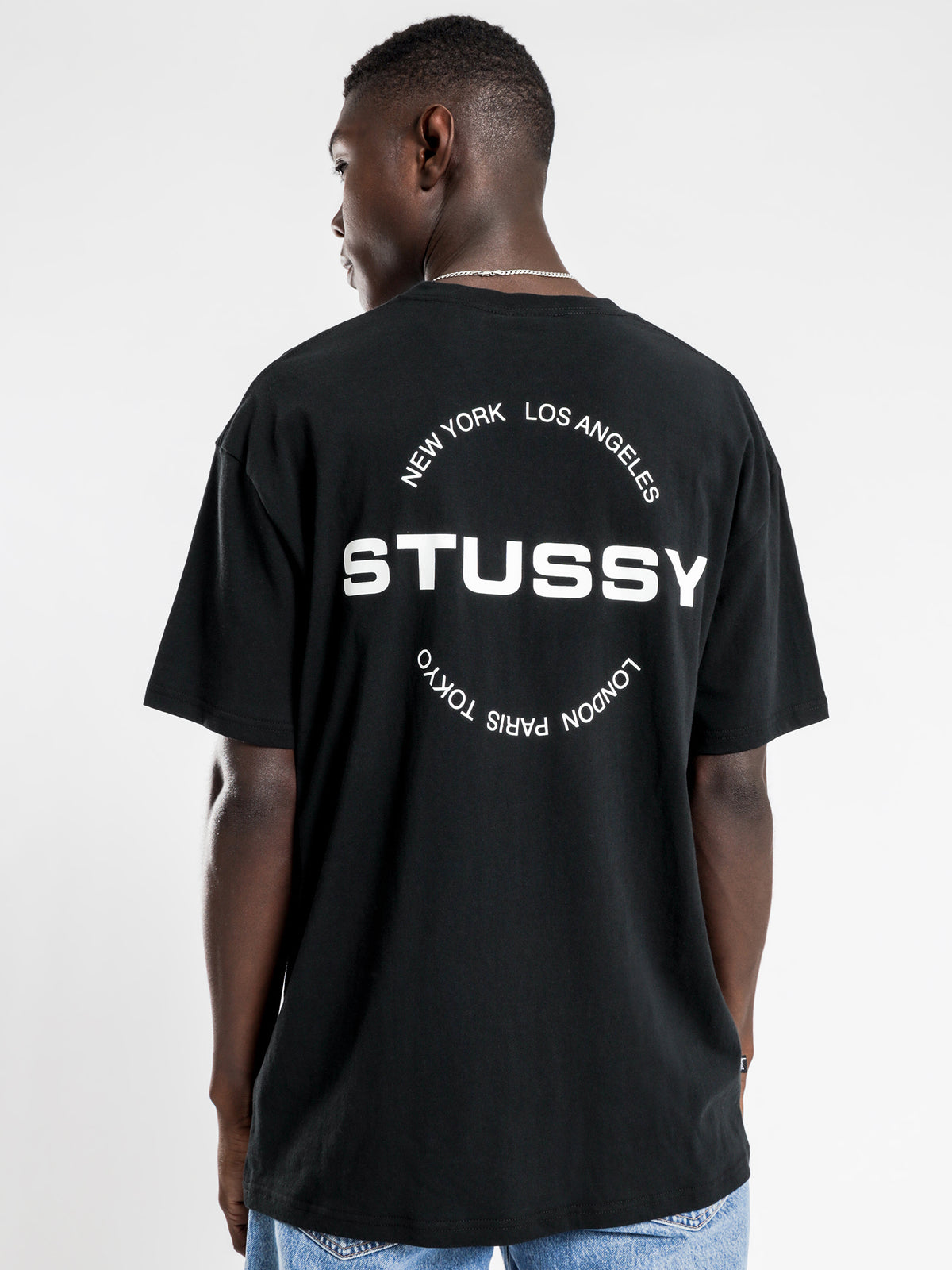 City Circle Short Sleeve T-Shirt in Solid Black