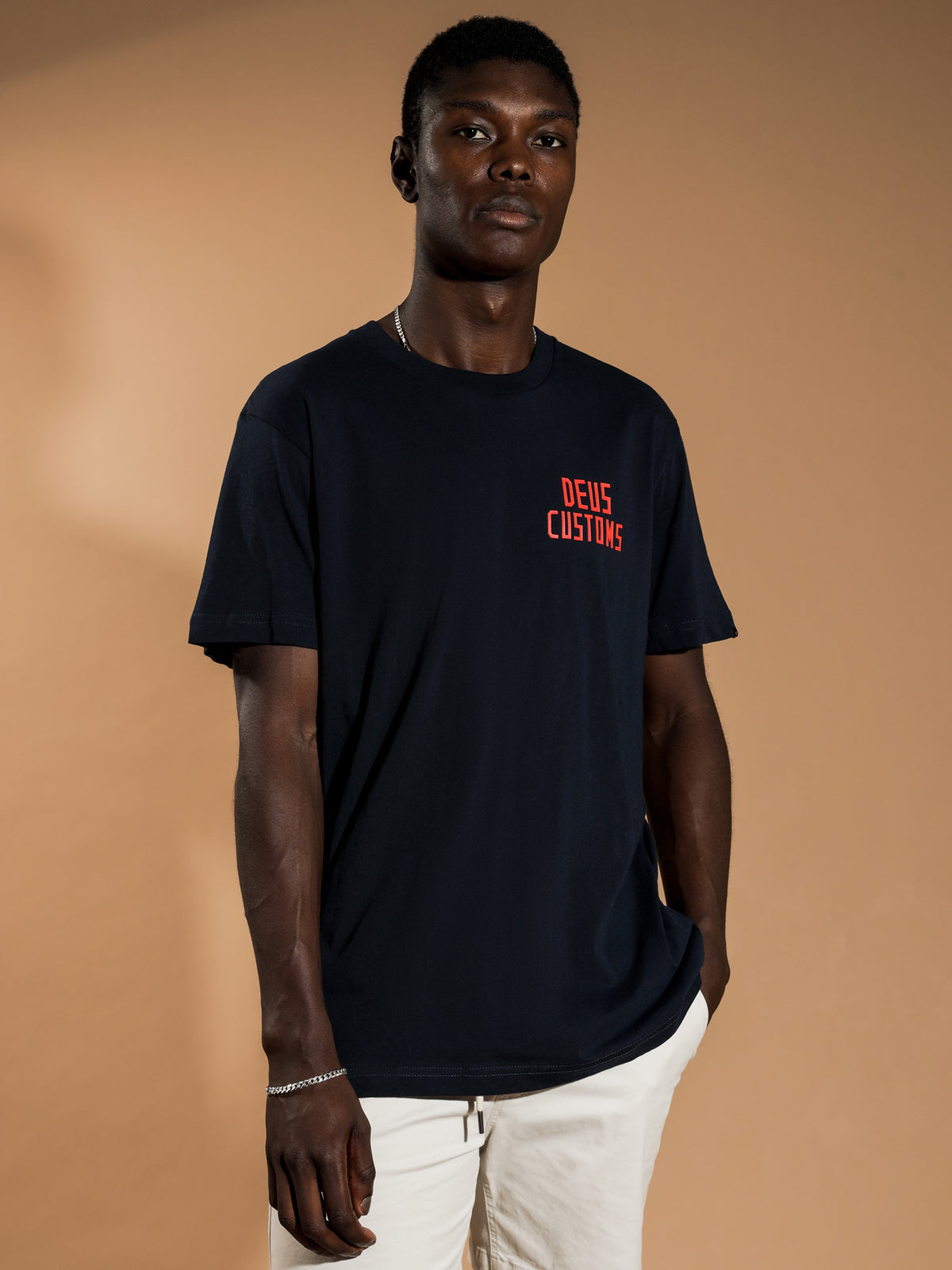 Buffalo T-Shirt in Navy &amp; Red