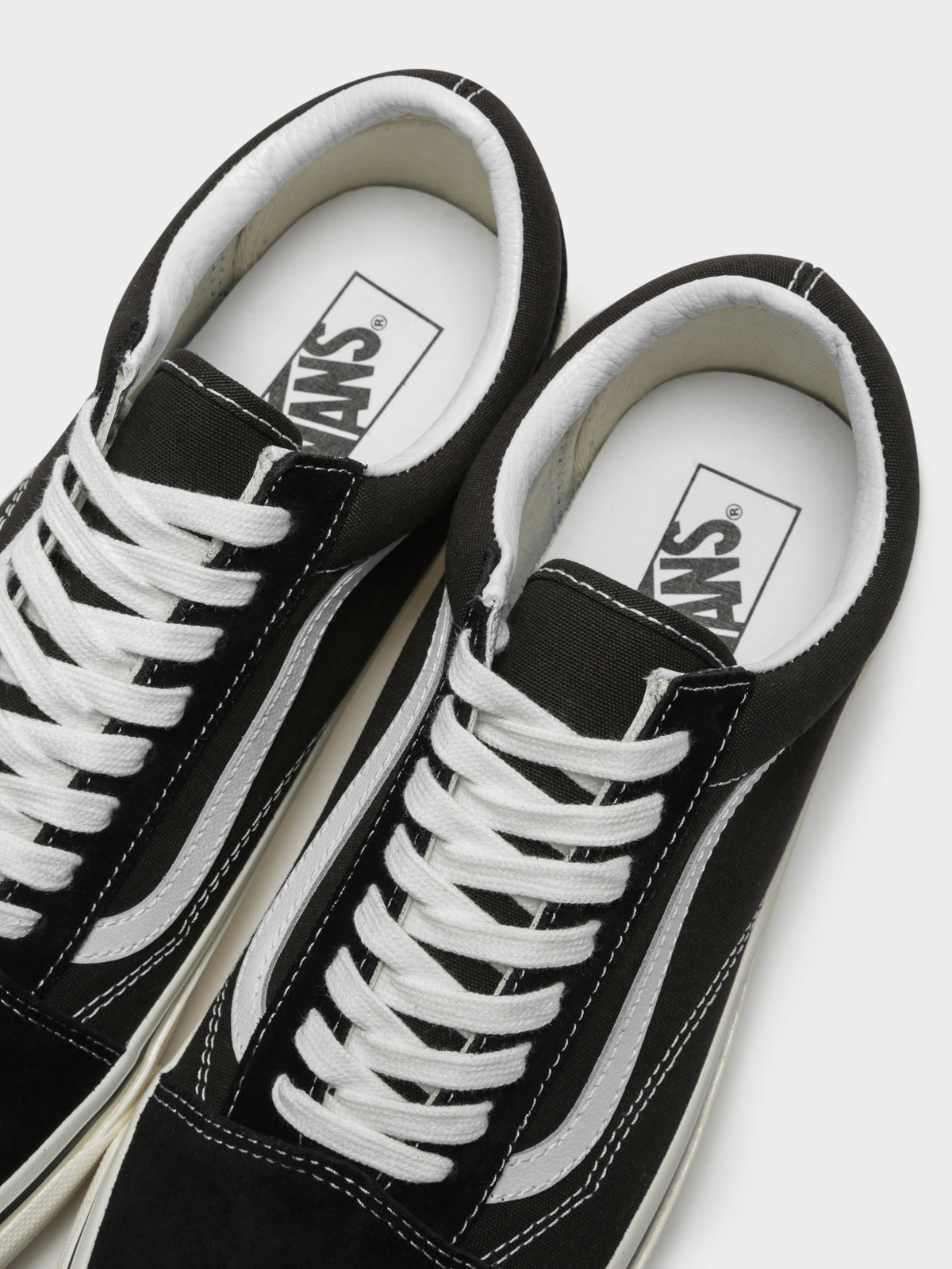 Unisex Old Skool 36 Dx Sneakers in Black &amp; True White