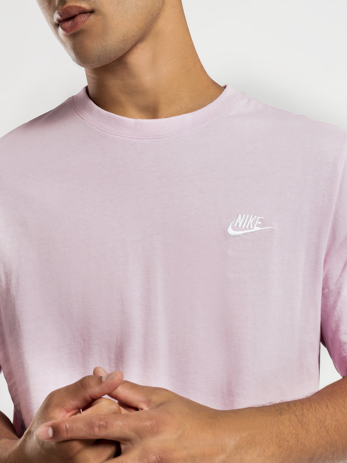 Sportswear Club T-Shirt in Pink