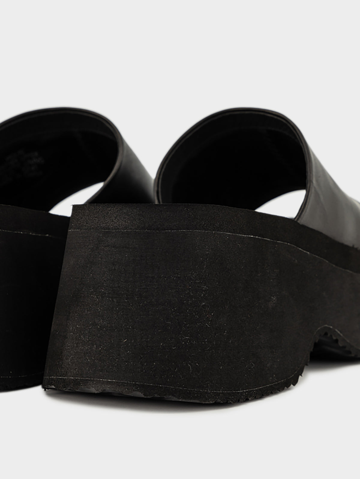 I-t-n-o Womens Wolfe Platform Mule | Black