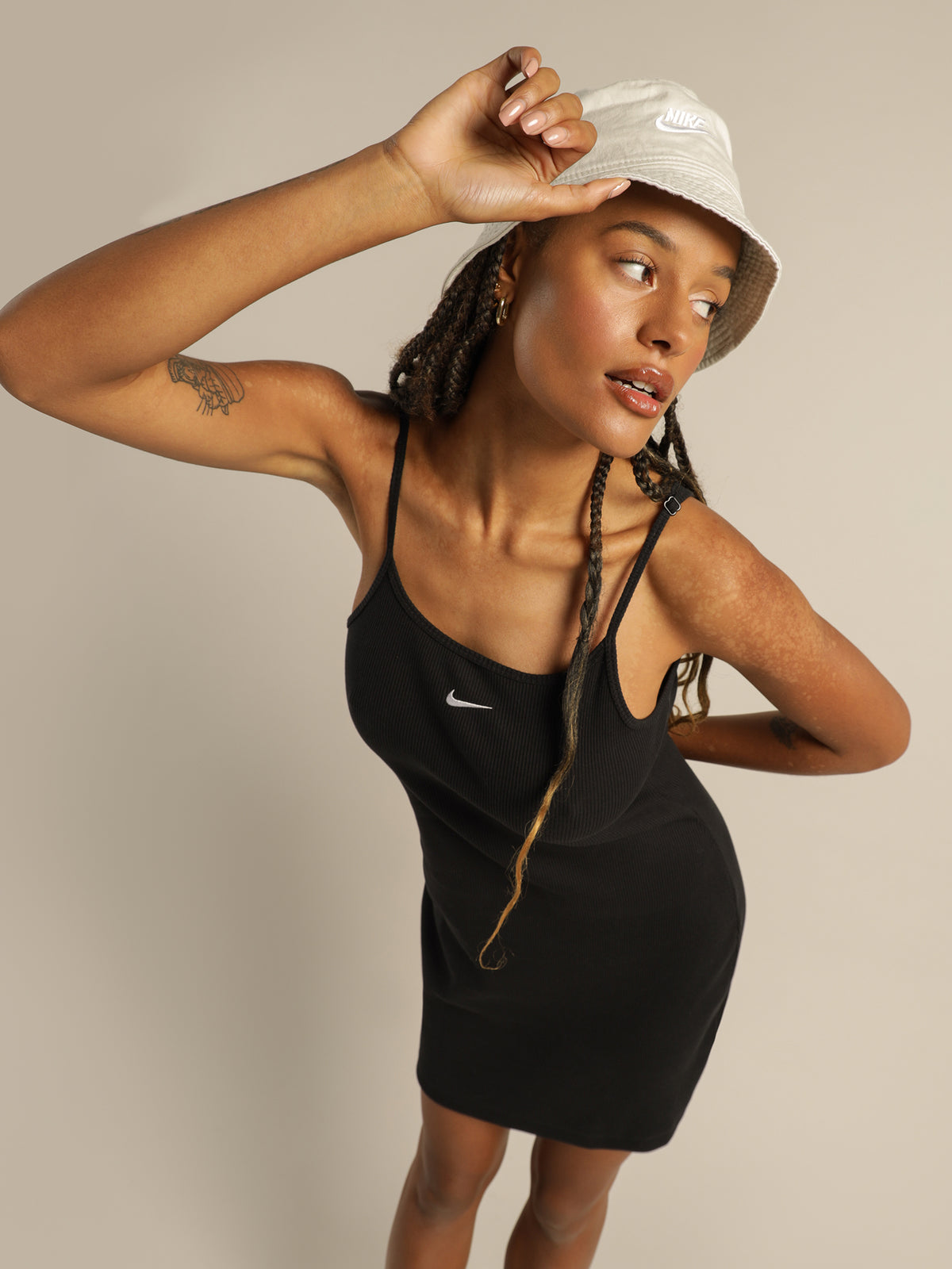 Nike Sportswear Essential Rib Dress Black/White | Glue Store Nike Sportswear Essential Rib Dress Black/White | Glue Store