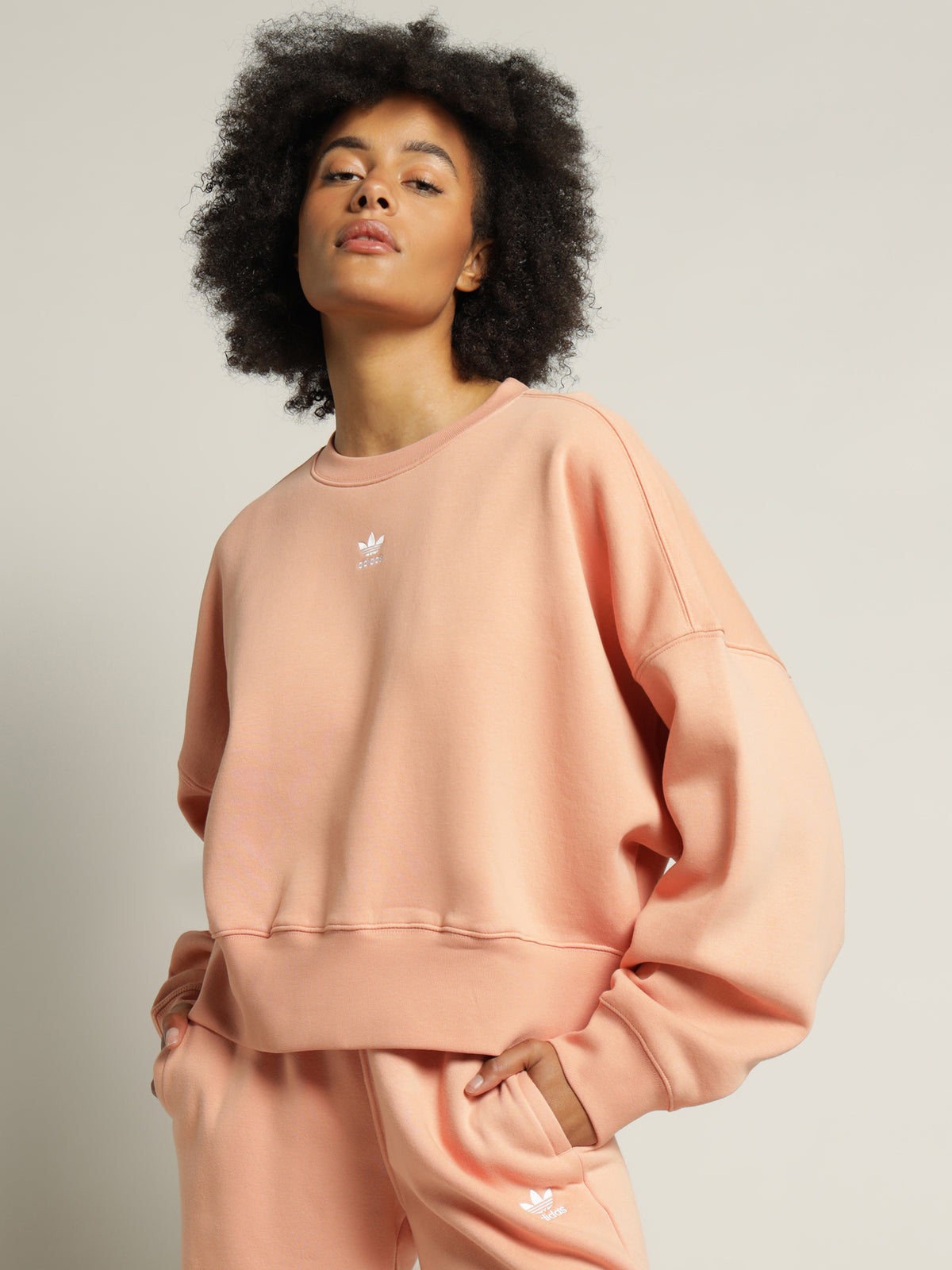 Adicolour Essentials Fleece Sweatshirt in Ambient Blush