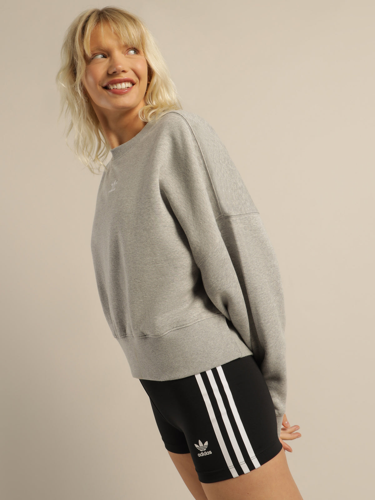 Adicolor Essentials Fleece Sweatshirt in Grey