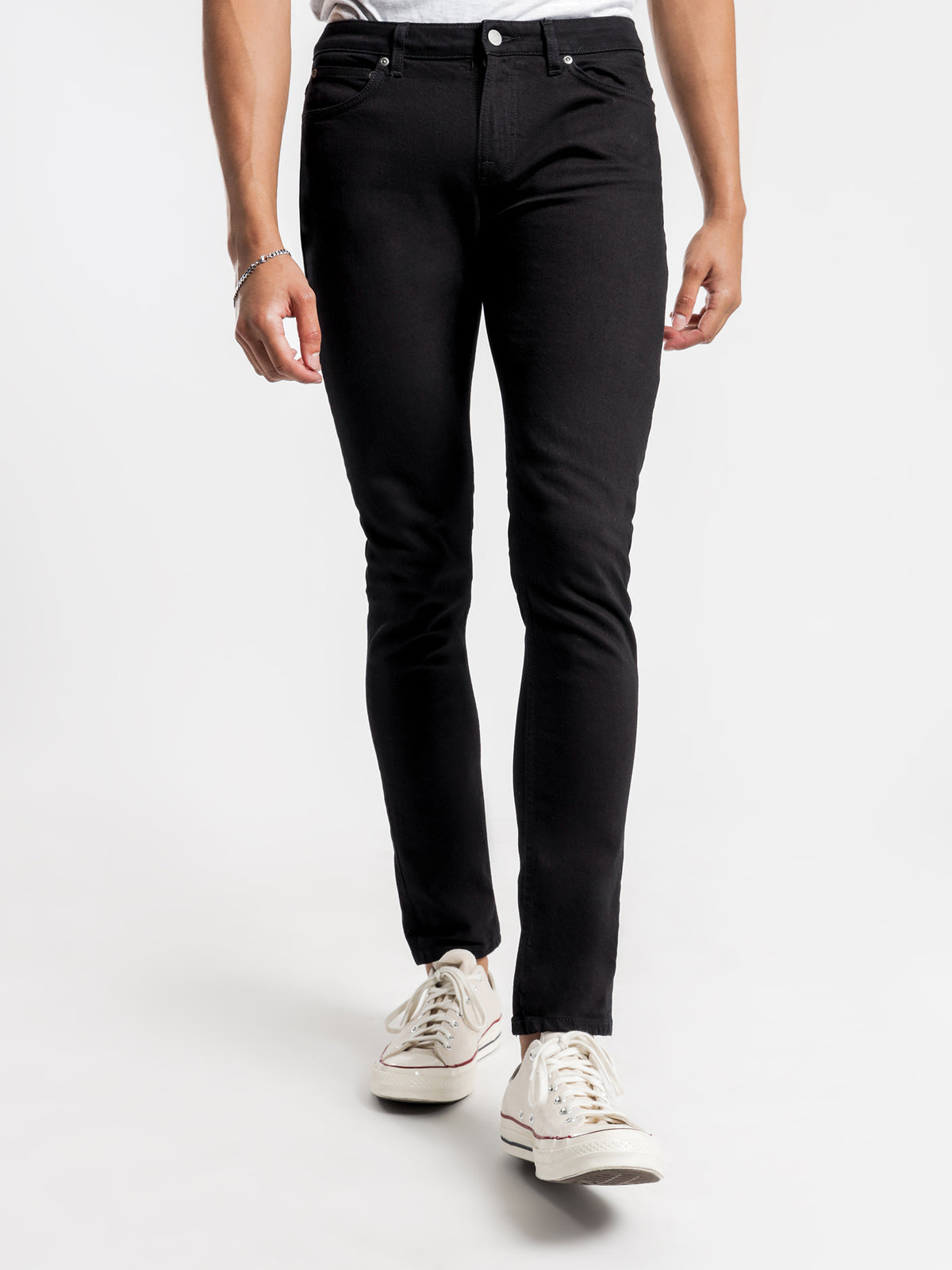 Skinny Lin Jeans in Black Black Denim