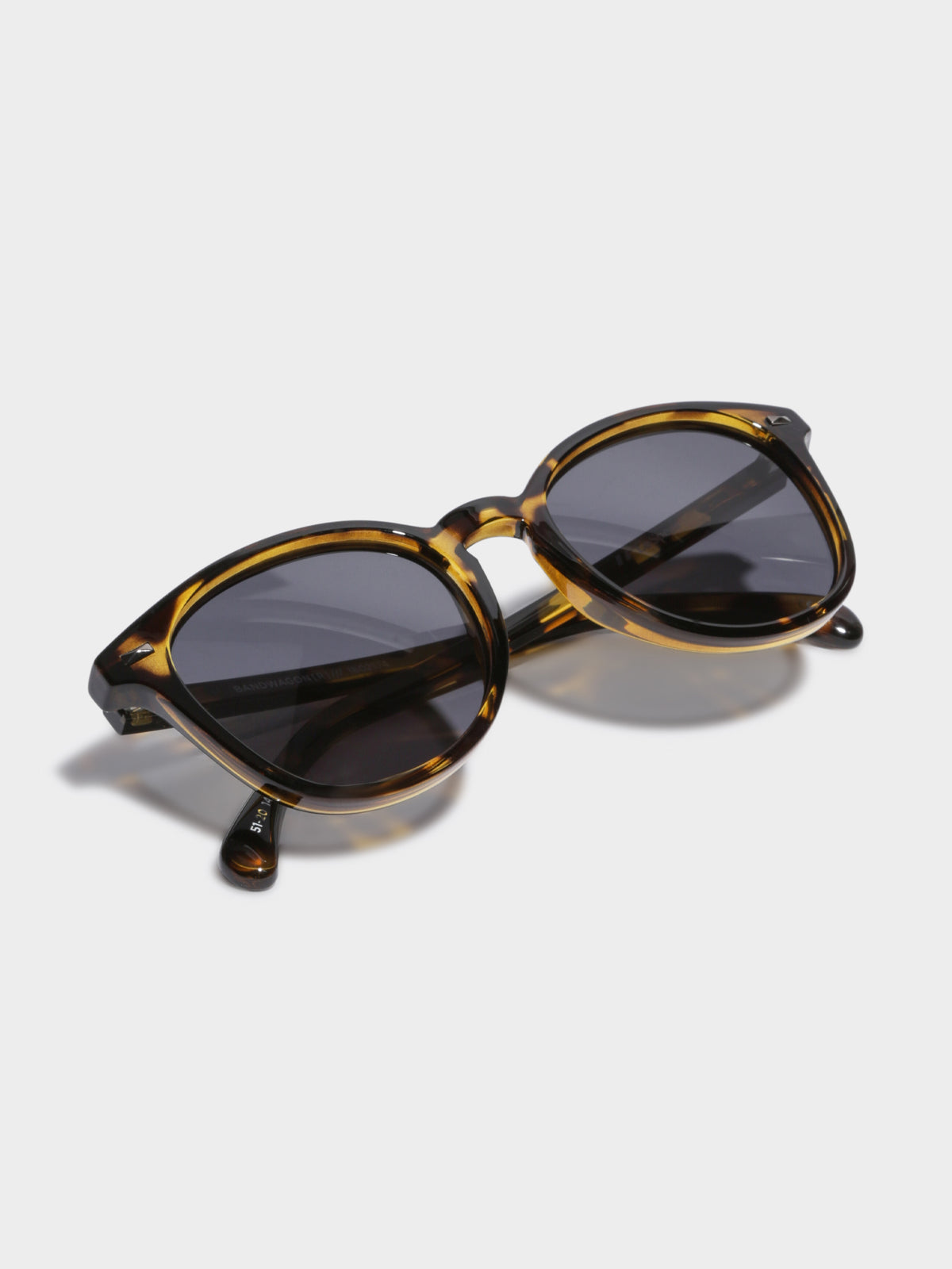 Bandwagon Sunglasses in Syrup Tort