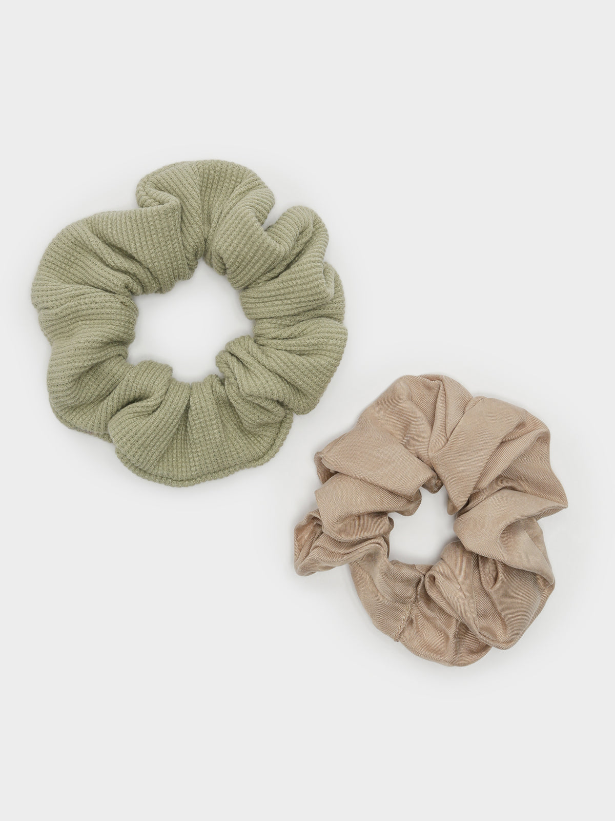 2 Pack Scrunchies in Washed Sage / Mocha