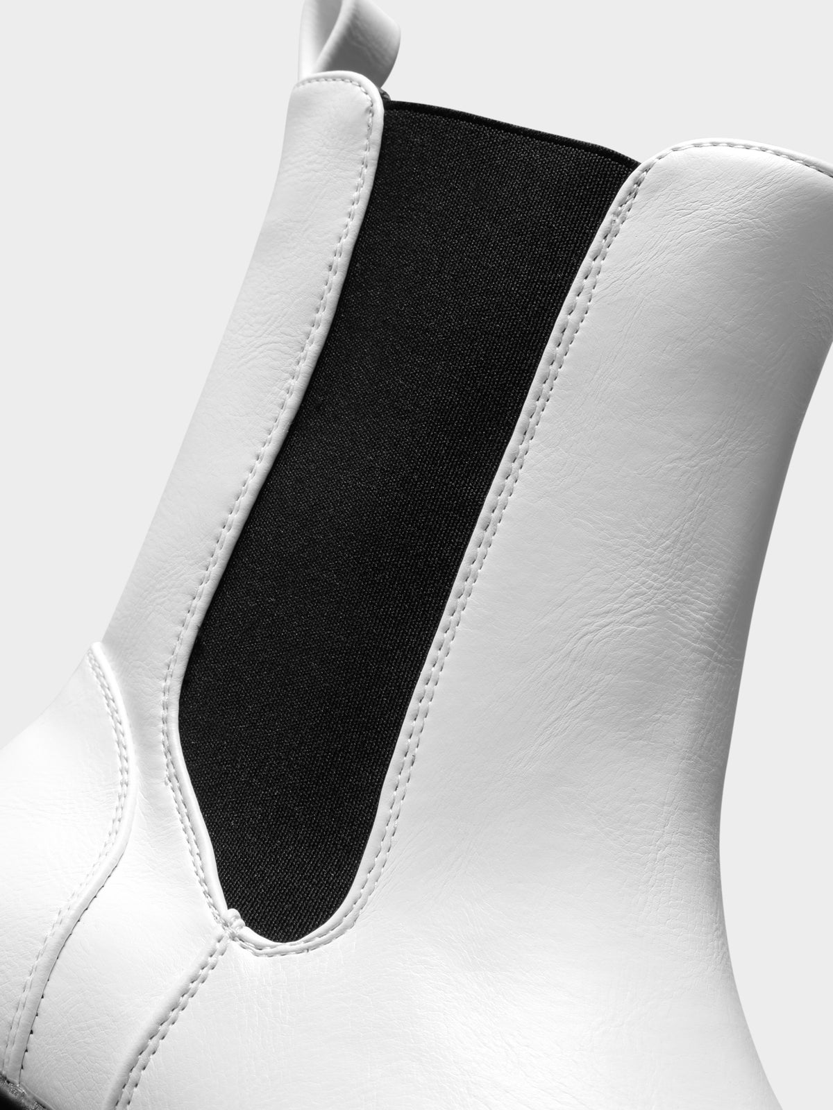 Therapy Aspen Boot | White