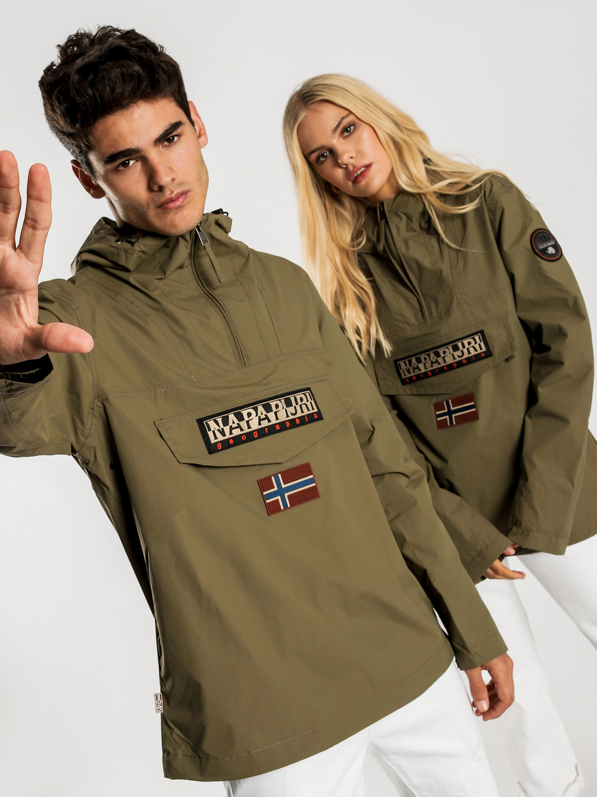 Rainforest Pullover Hooded Anorak in Olive Green