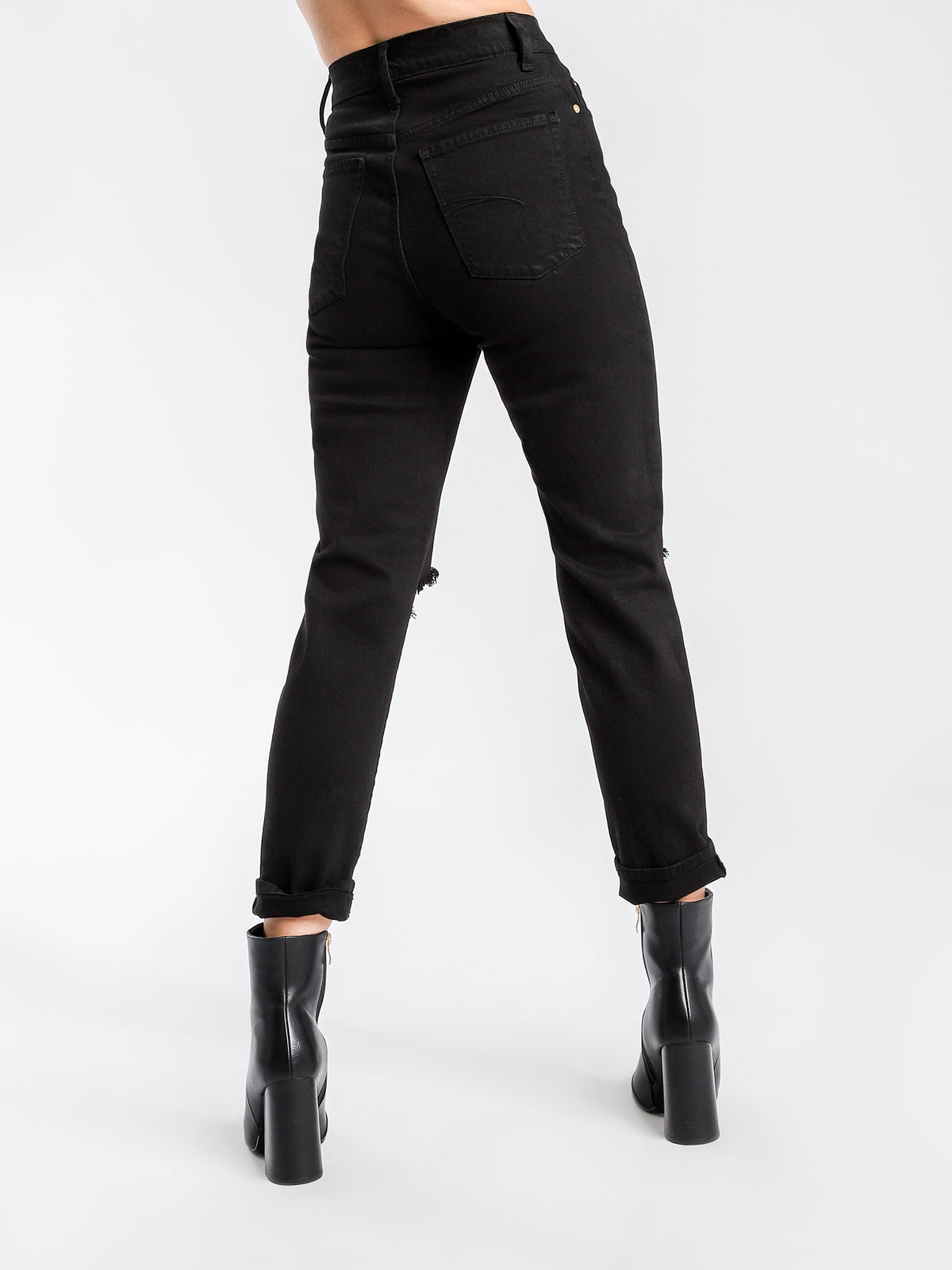 Frankie Comfort Ultra High-Rise Slim-Fit Mom Jeans in Black Gold Class Denim