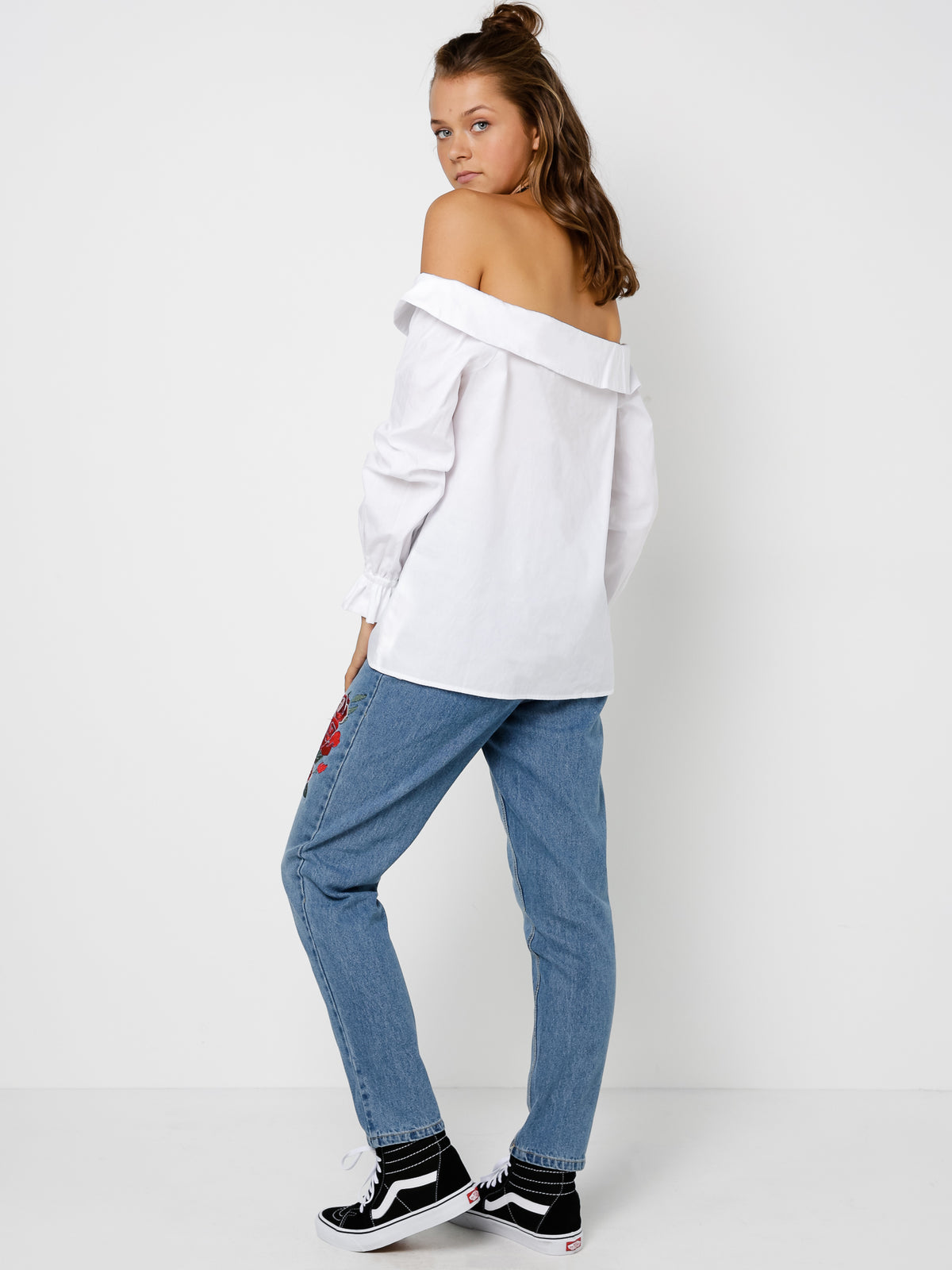 Inventors Daughter Off-The- Shoulder Blouse in White