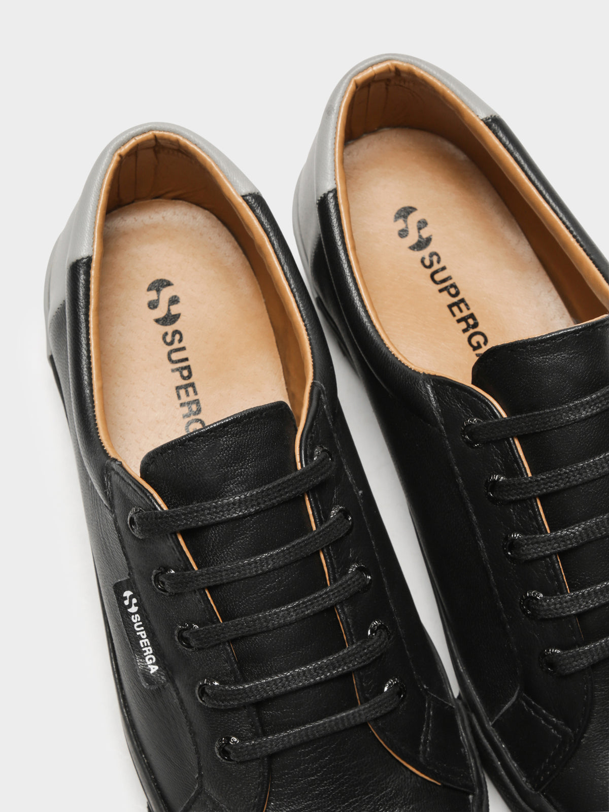 2804 Nappau Sneakers in Black