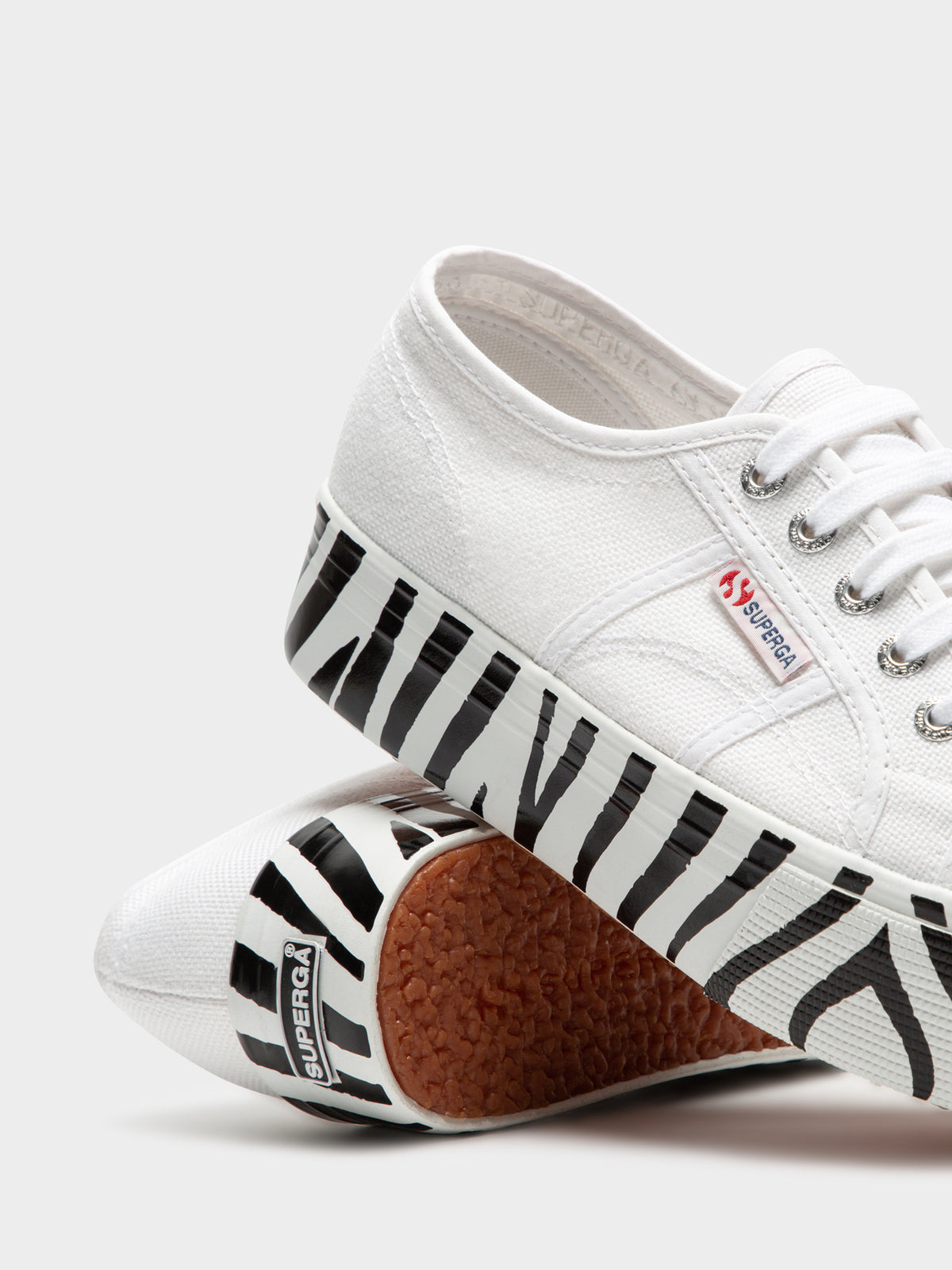 Unisex 2790 Cotw Printed Platform Sneakers in White &amp; Black
