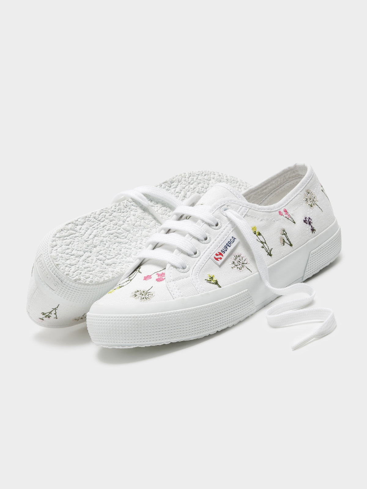 Womens 2750 Flower Bloom Embroidery Sneakers  in White