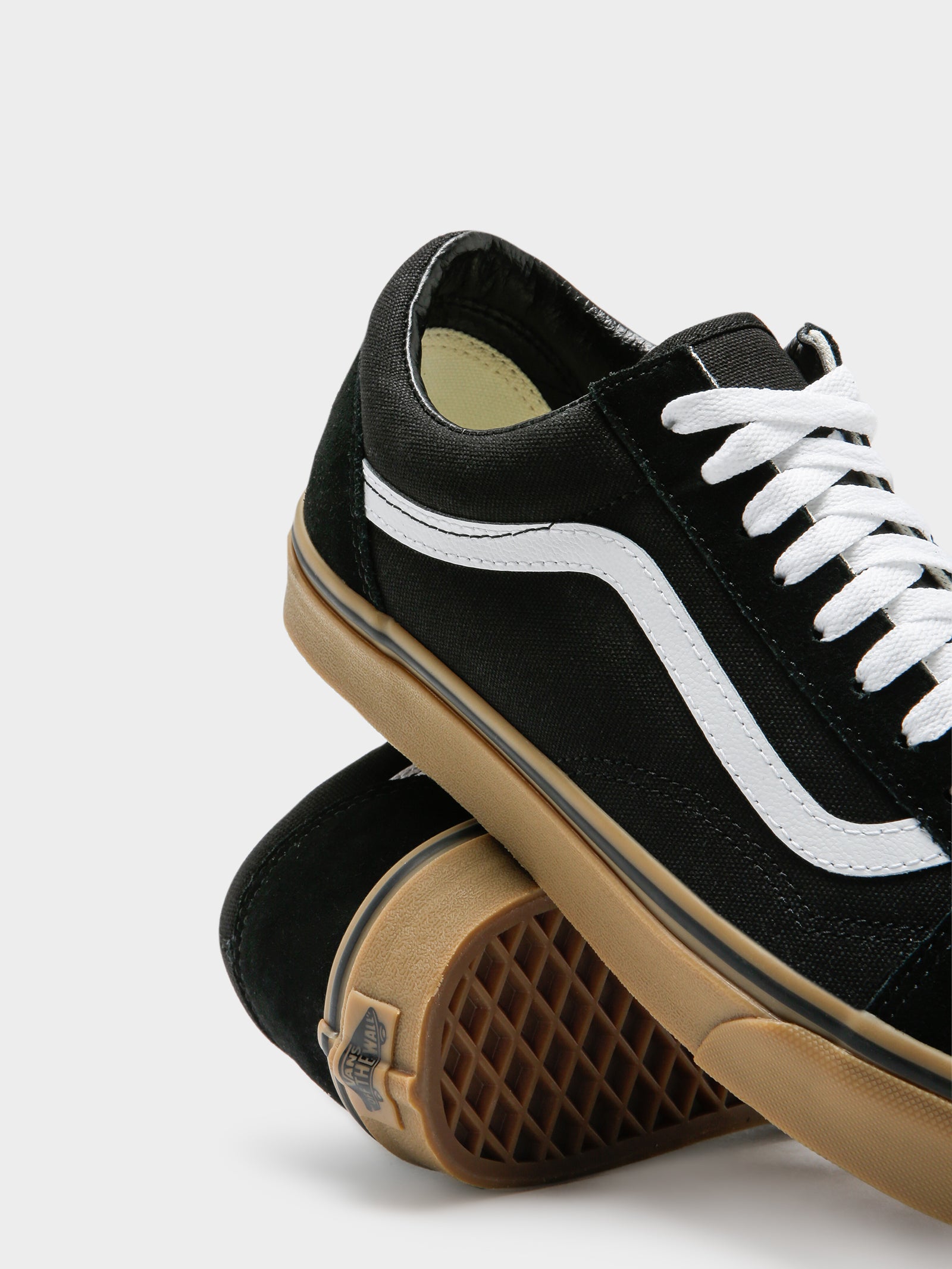 Mens Old Skool Gumsole Sneakers1