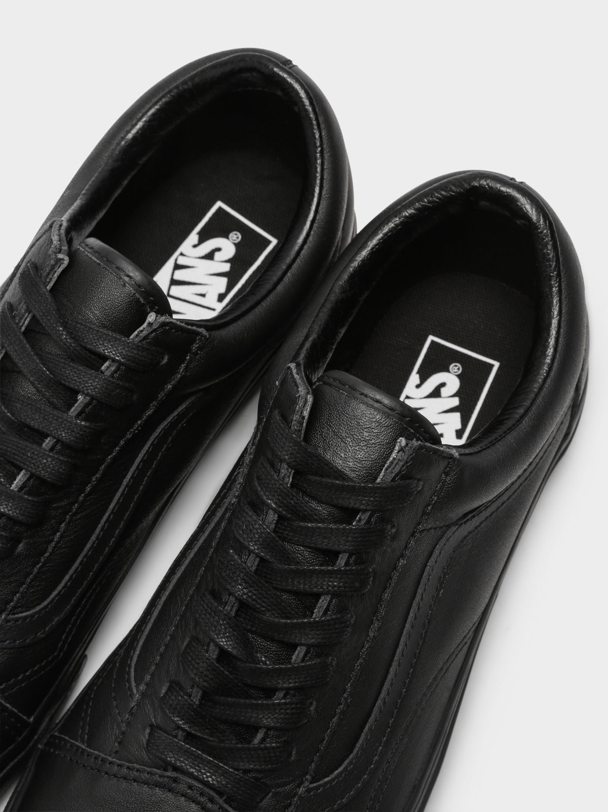 Vans Unisex Old Skool Leather Sneakers | Black/Black