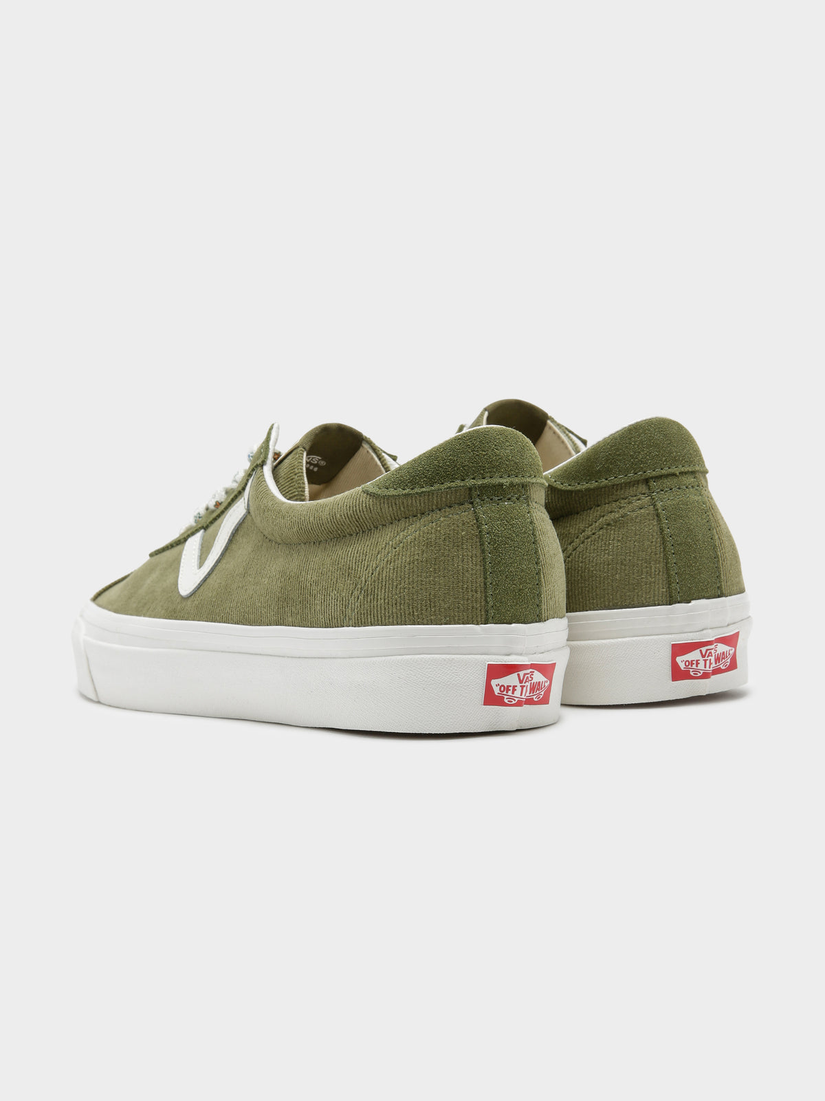 Unisex Style 73 DX Anaheim Sneakers in Green