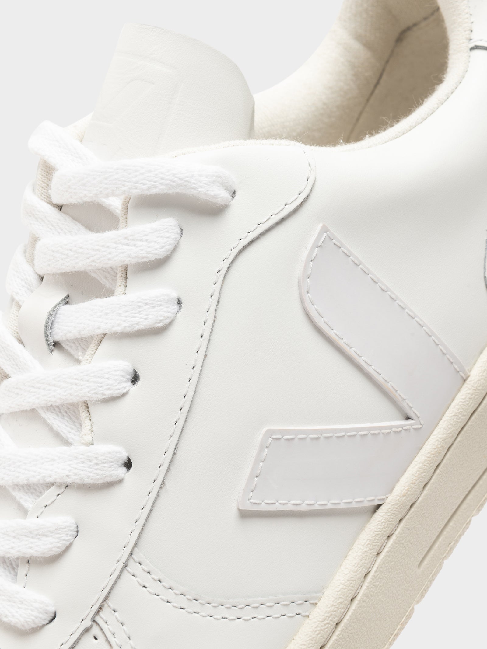 Unisex V-10 Leather Sneaker in Extra White