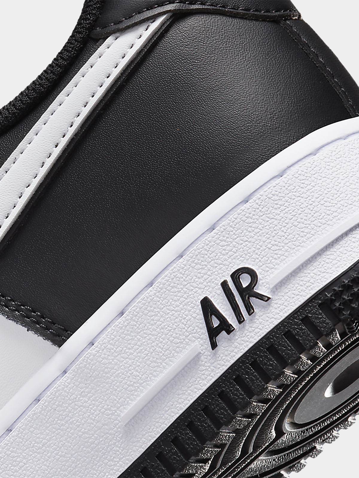 Nike Mens Air Force 1 '07 Sneakers | Black/White