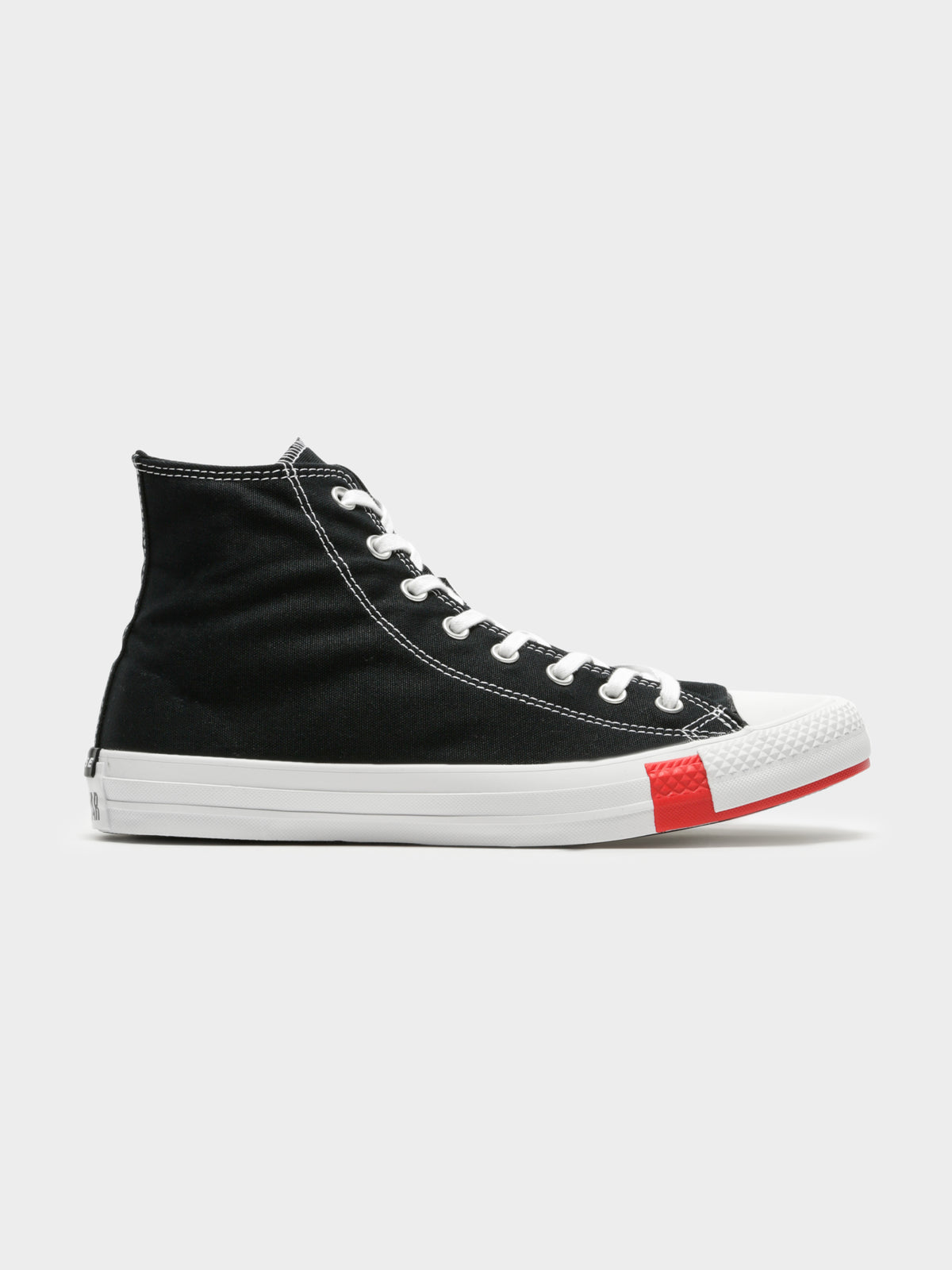 Unisex Chuck Taylor All Star Logo Play Sneakers in Black &amp; University Red
