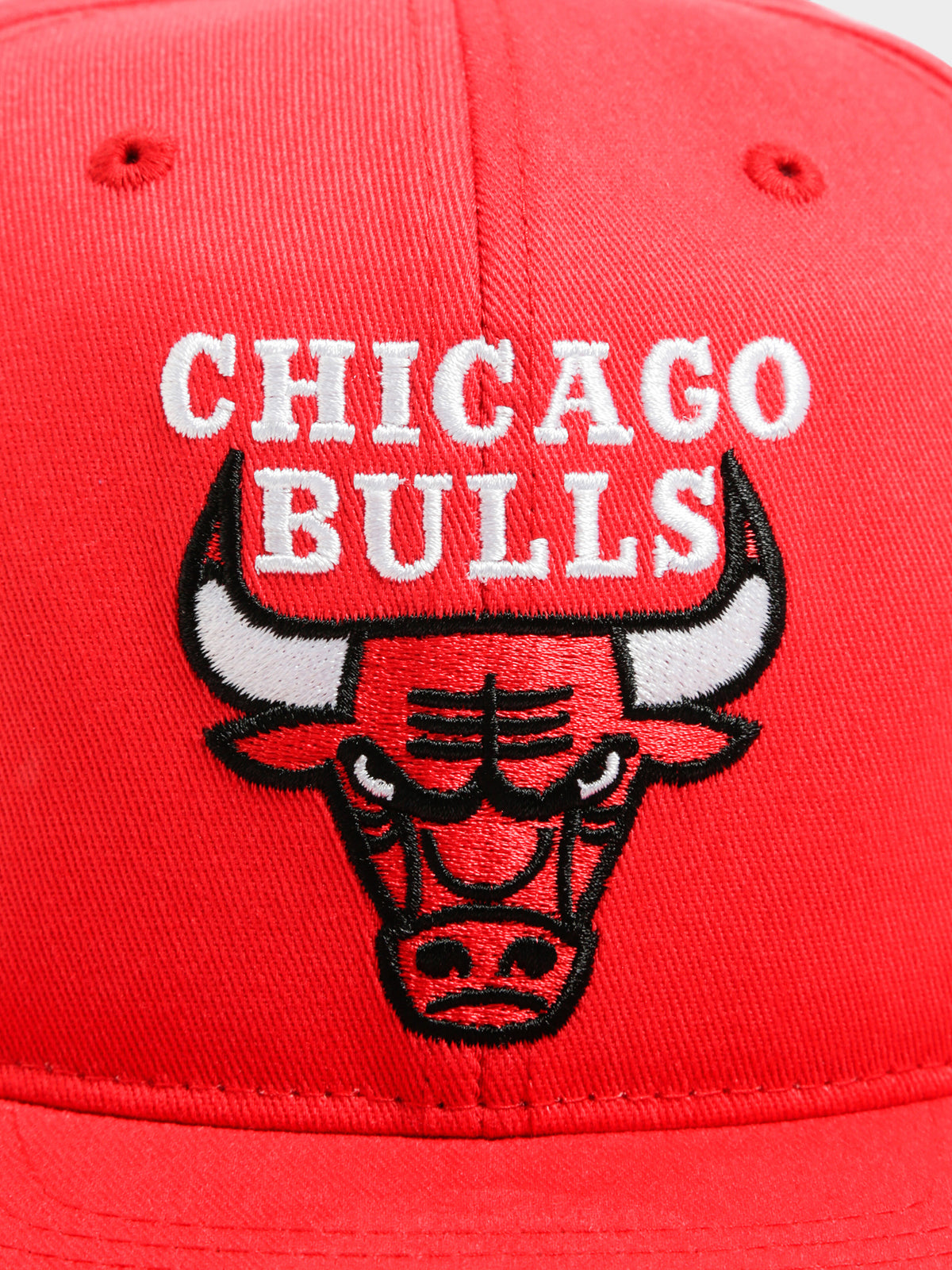 Chicago Bulls Snapback Cap in Red