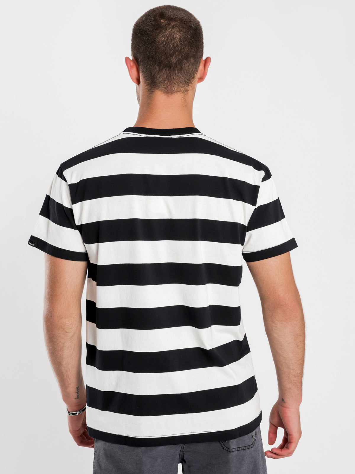 Amore Stripe Short Sleeve T-Shirt in Black
