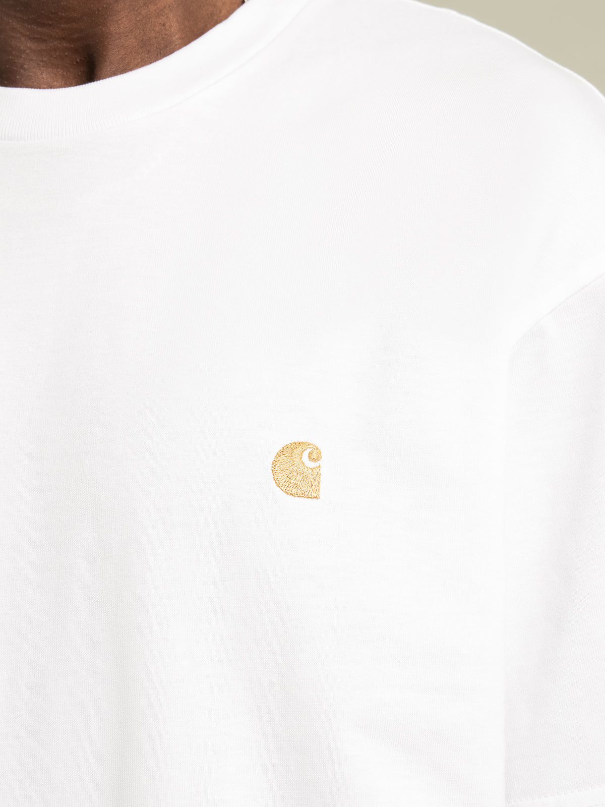 Short Sleeve Chase T-Shirt in White &amp; Gold