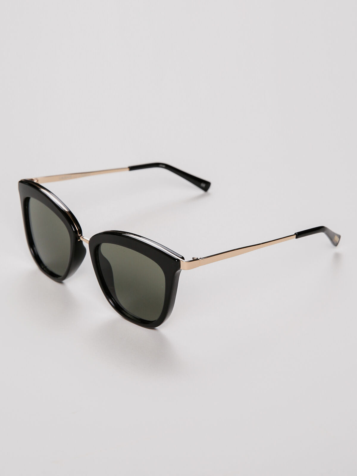Le Caliente Sunglasses in Black &amp; Gold