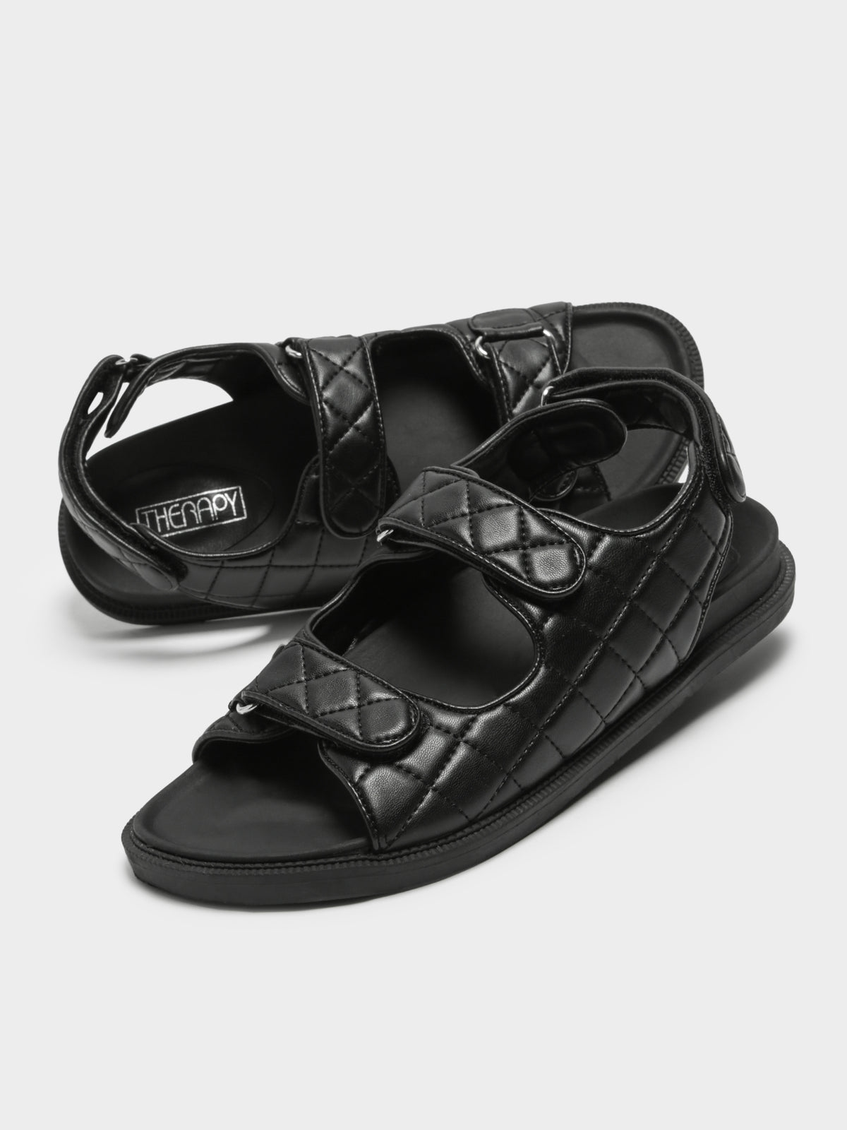 Therapy Womens Andi Quilted Sandals | Black